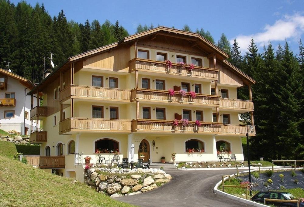 Hotel Mondeval Сельва-ди-Кадоре Экстерьер фото